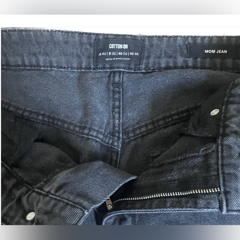 black mom jeans